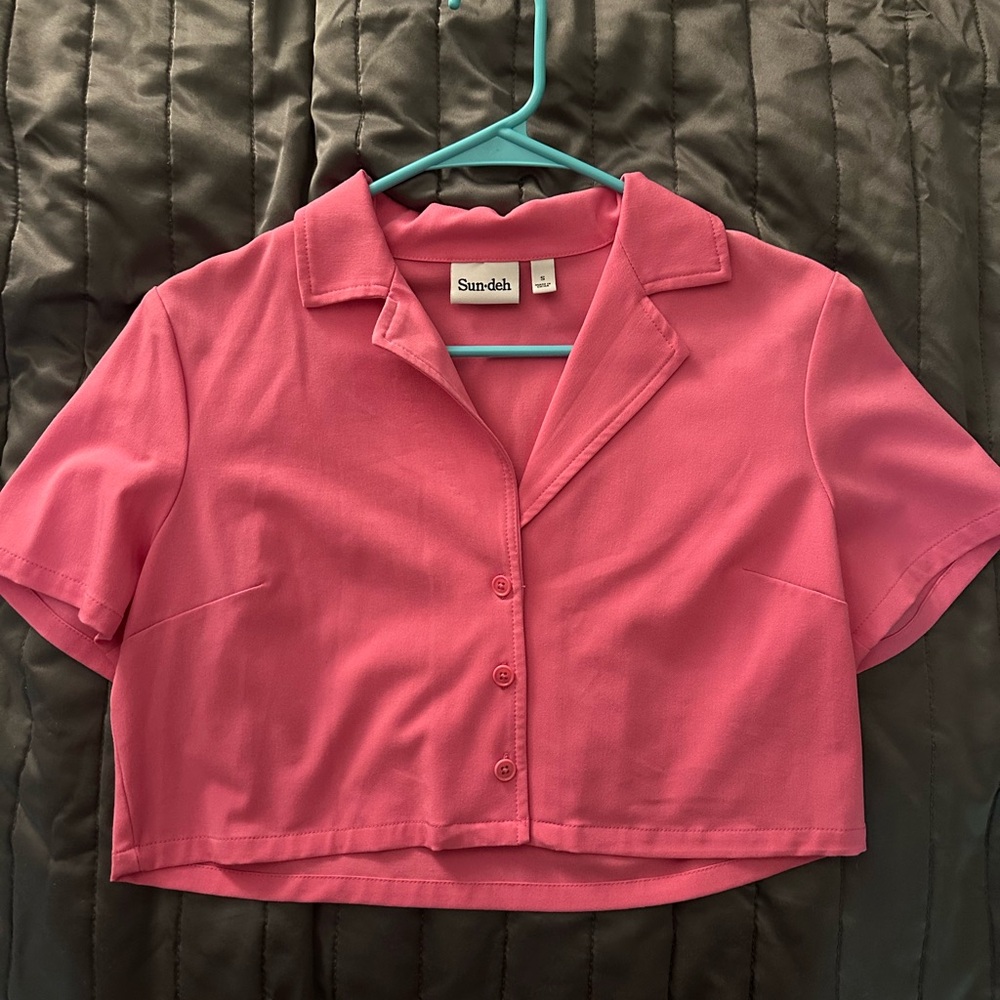 Sun-deh Pink Cropped Button-Up Shirt